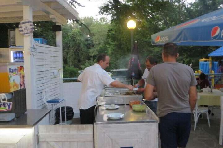 Snack bar