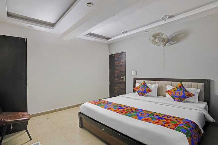 Room 16 of 25