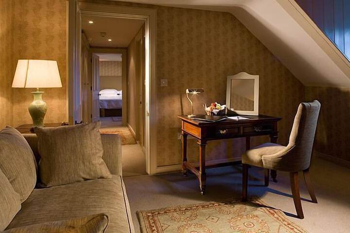 Room 25 of 40