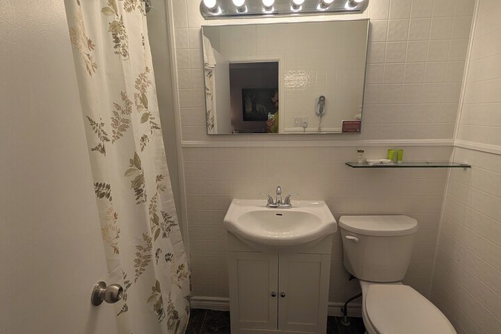 Room 26 of 34