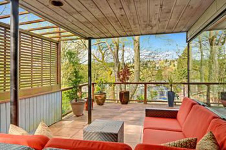 Terrace/Patio 23 of 24