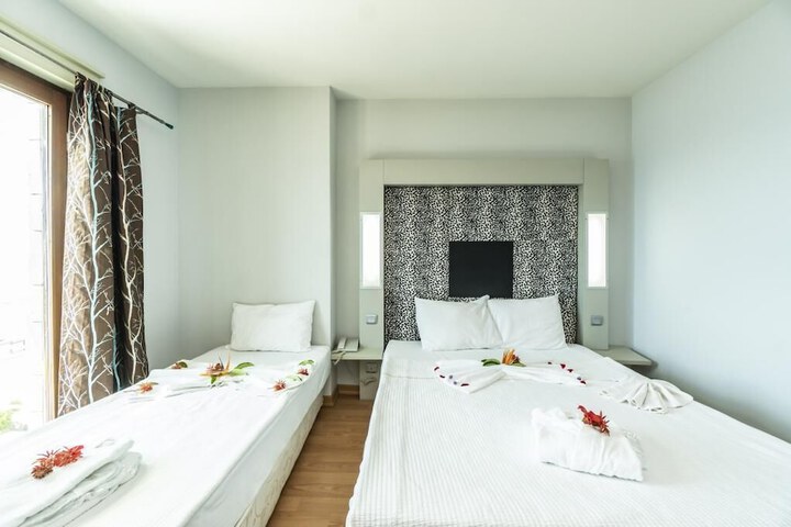 Room 4 of 17