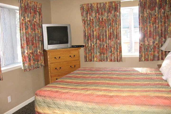 Room 8 of 82