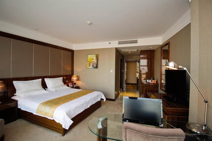 Room 30 of 52