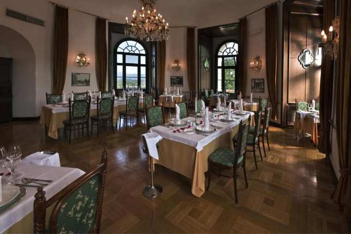 Dining 37 of 90