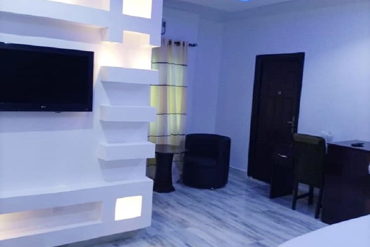 Room 28 of 51