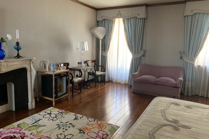 Room 9 of 47