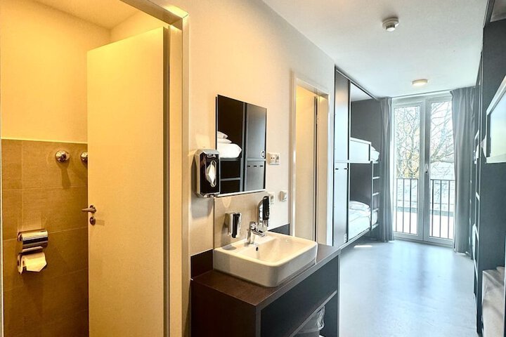 Room 45 of 72