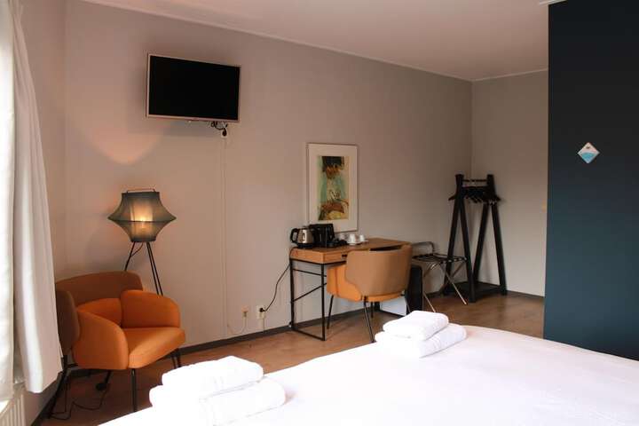 Room 13 of 44