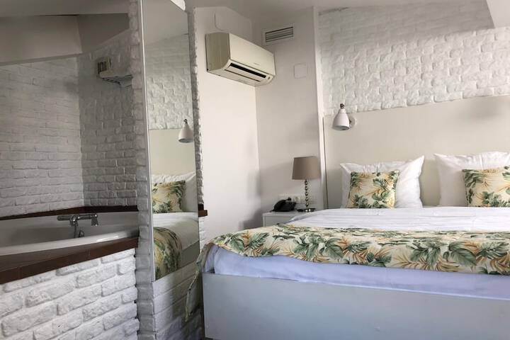 Room 21 of 58