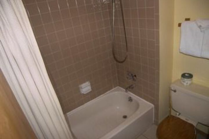 Room 2 of 25