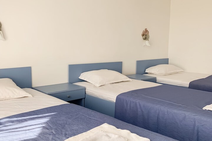 Room 8 of 36