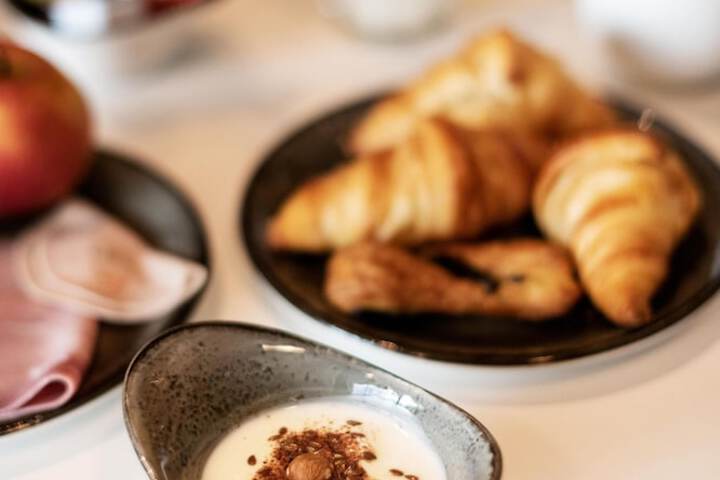 Breakfast/Coffee Service 18 of 29