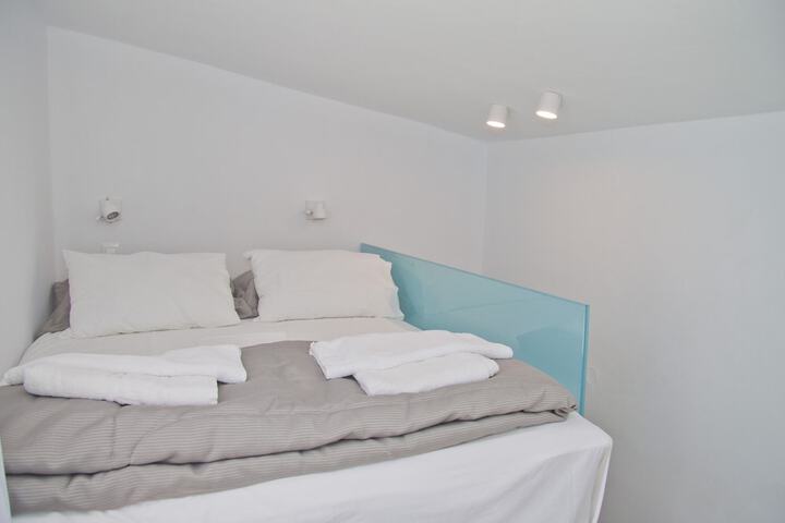 Room 25 of 80
