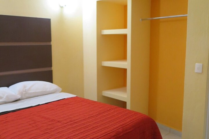 Room 2 of 16