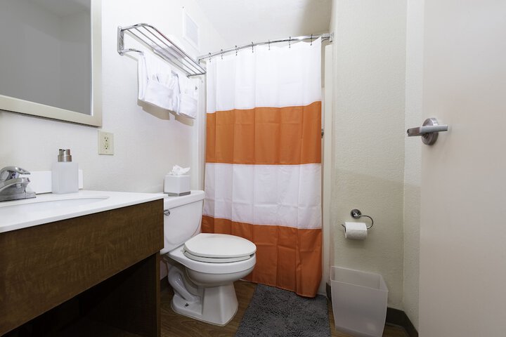 Room 3 of 6