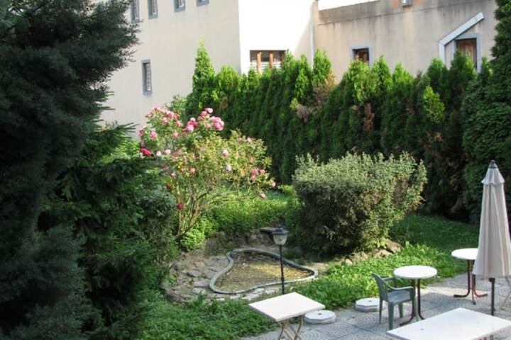 Terrace/Patio 9 of 10
