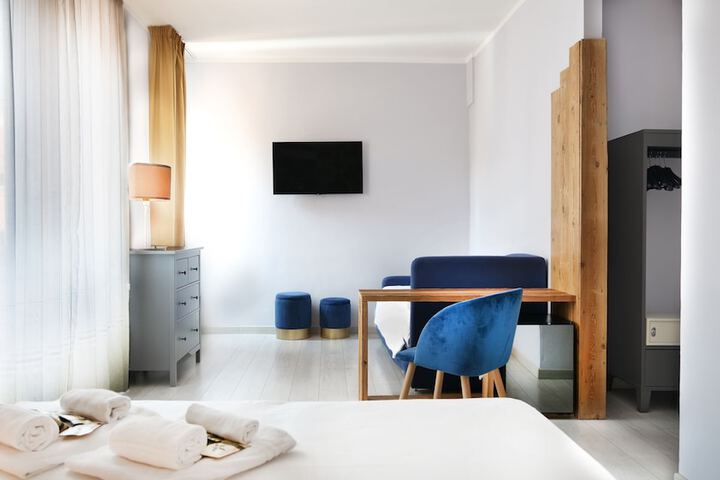 Room 12 of 38