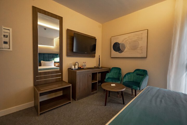 Room 11 of 31