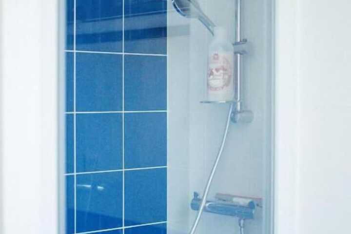 Room 4 of 17