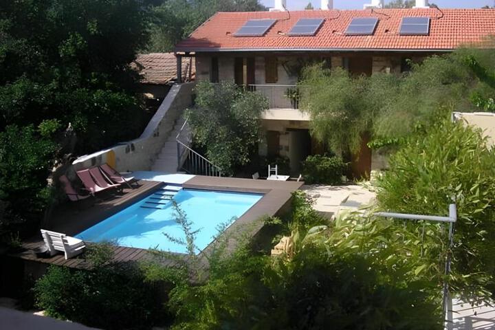 Shulamit Yard