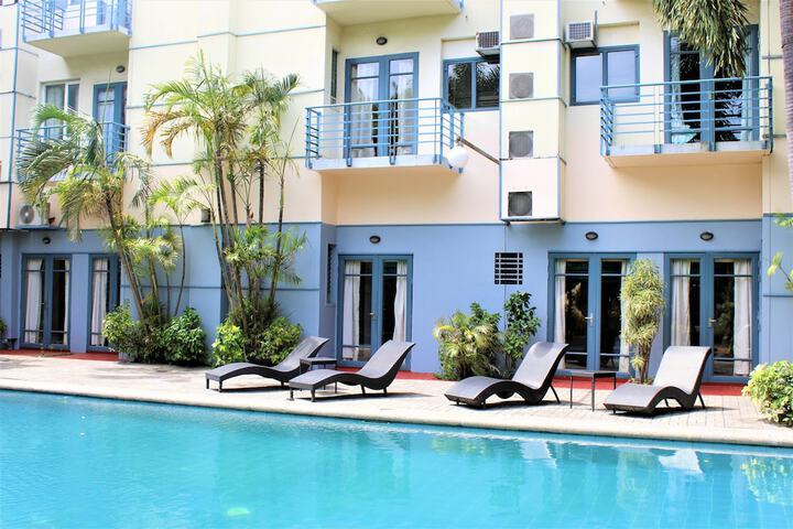 Hotel Pool