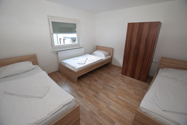 Room 3 of 10
