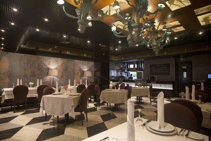 Dining 56 of 70