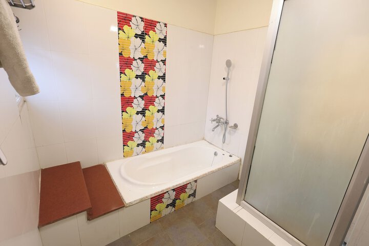 Room 115 of 174