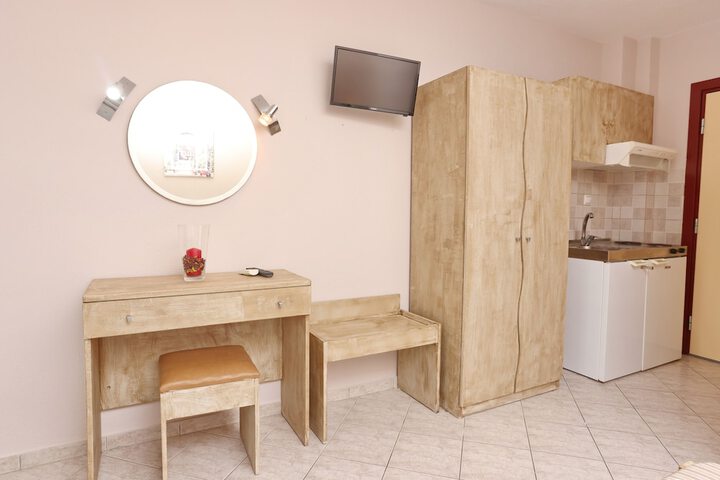 Room 25 of 71