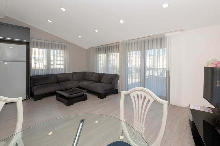 Room 15 of 271