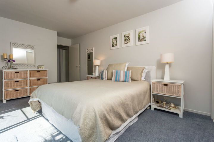 Room 4 of 17