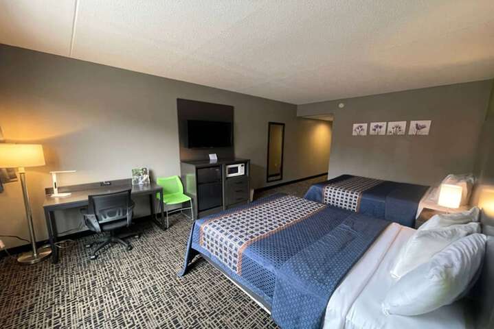 2 Queen Beds Deluxe (6 of 19)