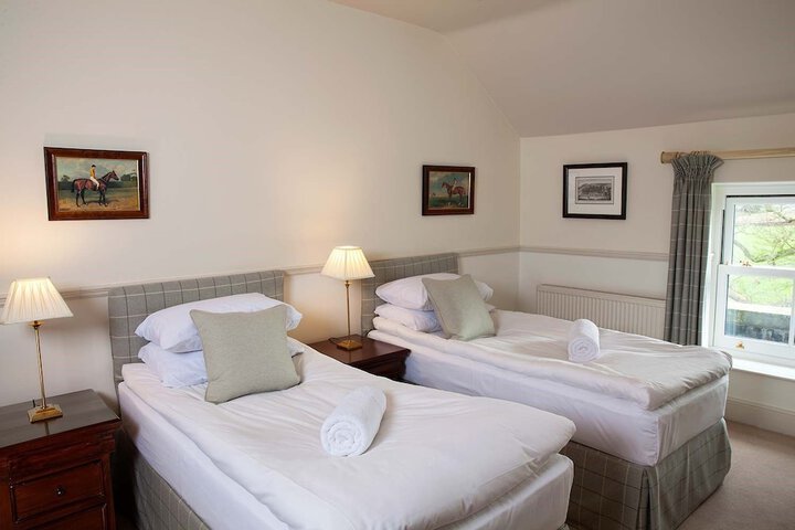 Room 12 of 46