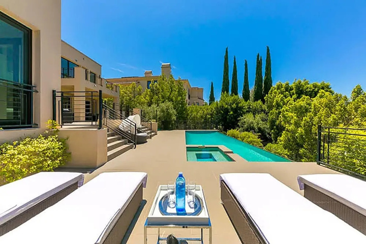 Pool 14 of 21