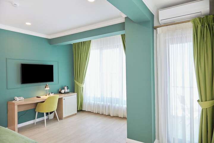 Room 46 of 100