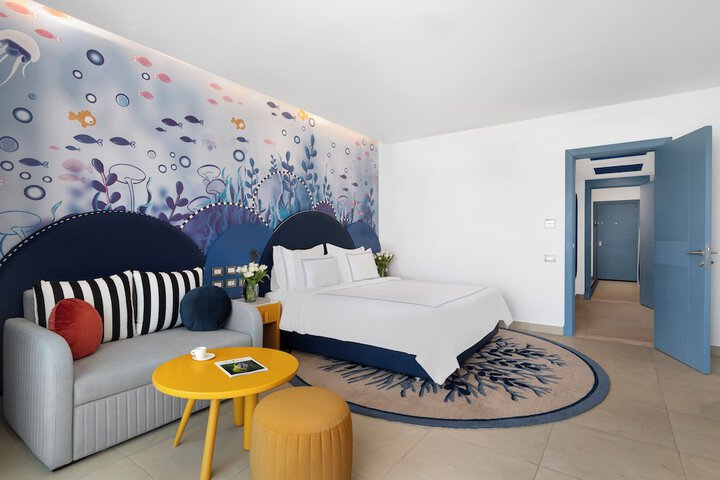Room 4 of 180