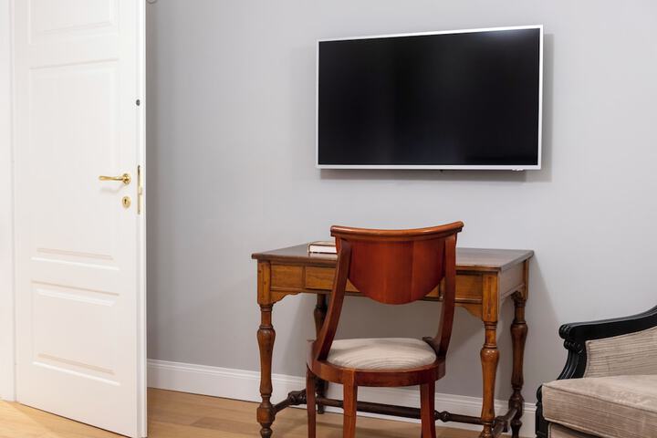 Room 40 of 146