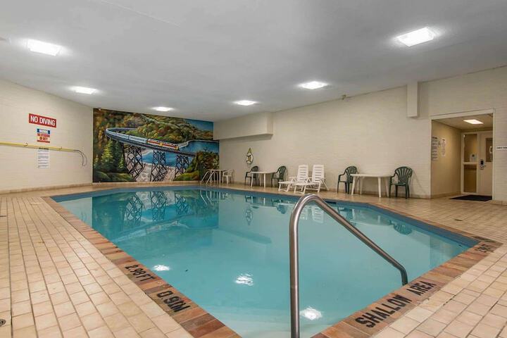 Pools & Facilities