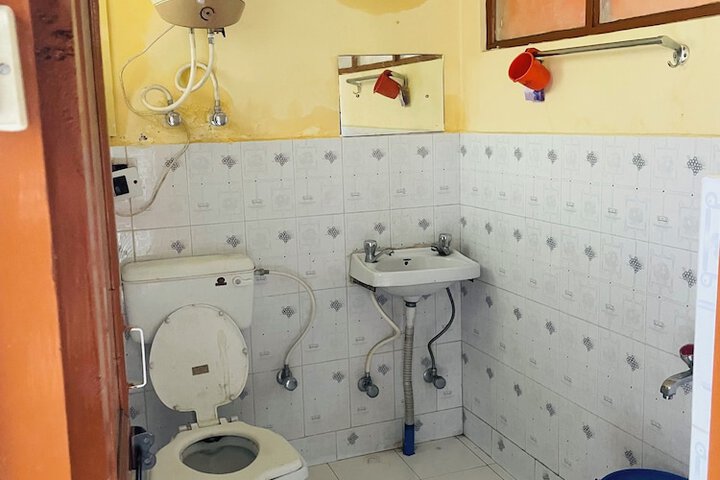 Room 4 of 17