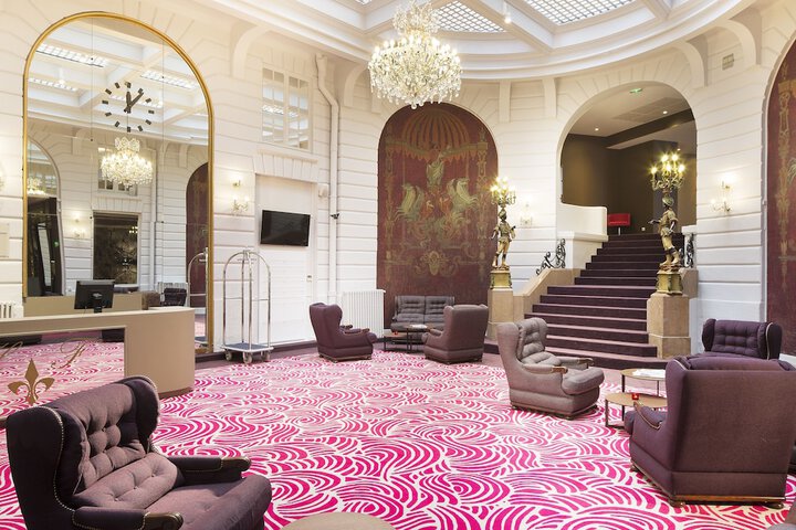 Entrance & Lobby