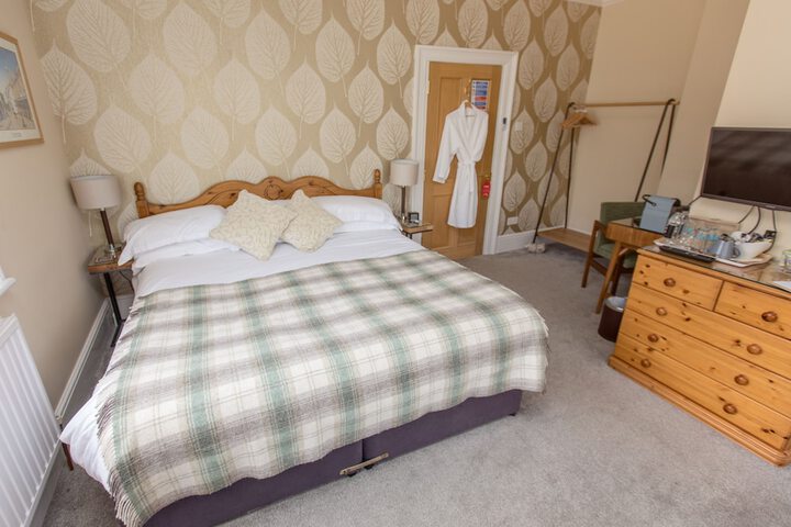 Room 12 of 30