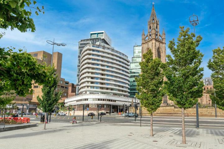 Atlantic Tower Liverpool City Center by Dancenter