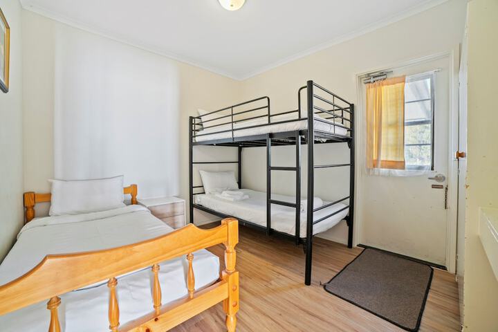 Room 5 of 62