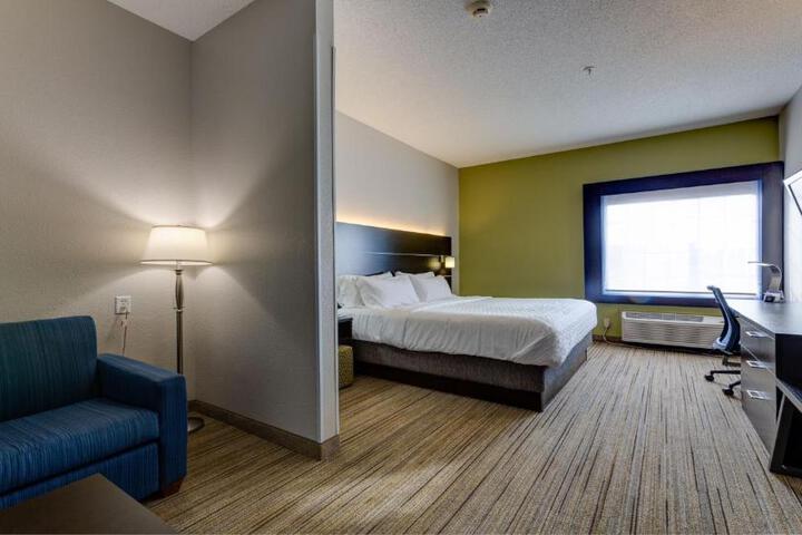 2 Queen Suite (3 of 8)