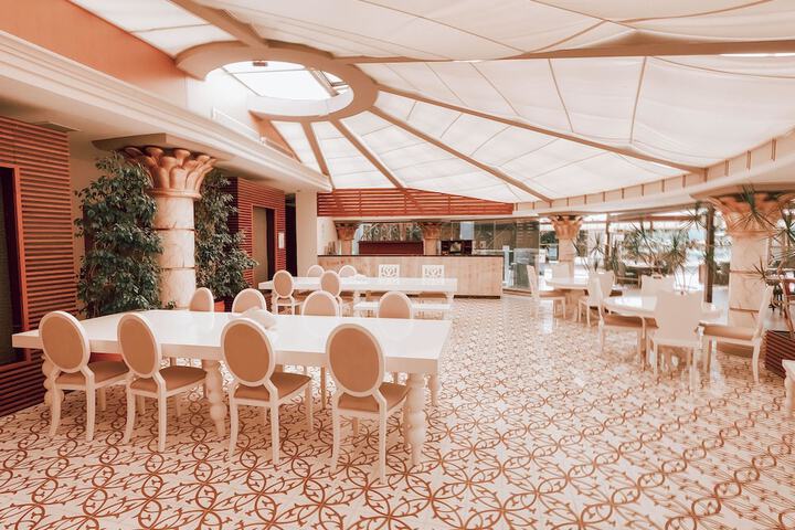 Dining 196 of 273