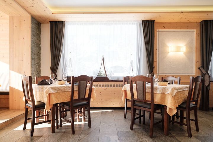 Dining 147 of 177