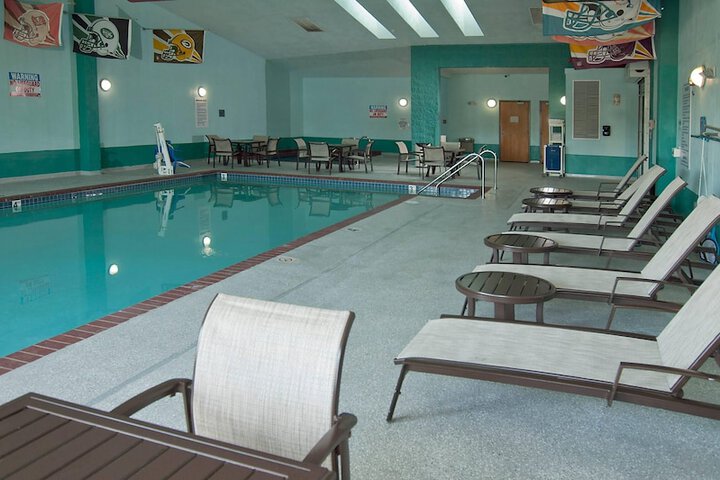 Hotel Pool