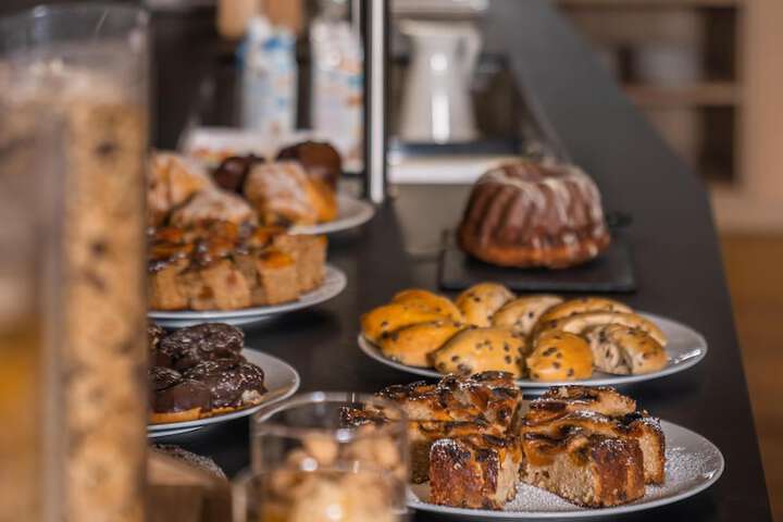 Breakfast/Coffee Service 64 of 138