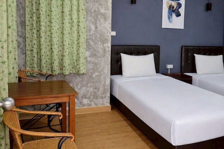 Room 15 of 50